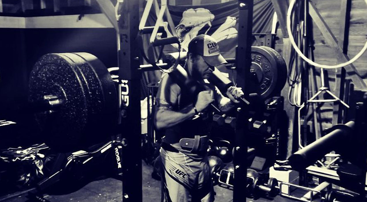 Ünlü oyuncu katıldığı müsabakada rakibini yere serdi, iki altın madalya kazandı