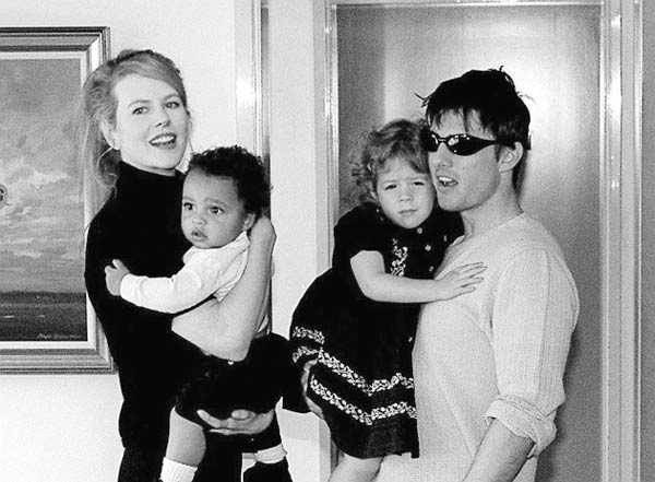 Kader yüzlerine güldü ünlüler evlat edindi