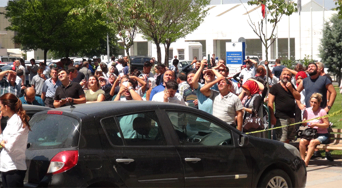 Hastane çatısına çıkarak intihara kalkıştı
