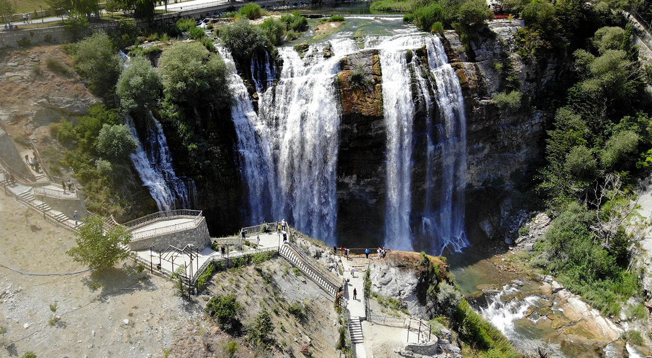 Tortum Şelalesi'nin son hali yürekleri sızlattı: Bir damla su kalmadı