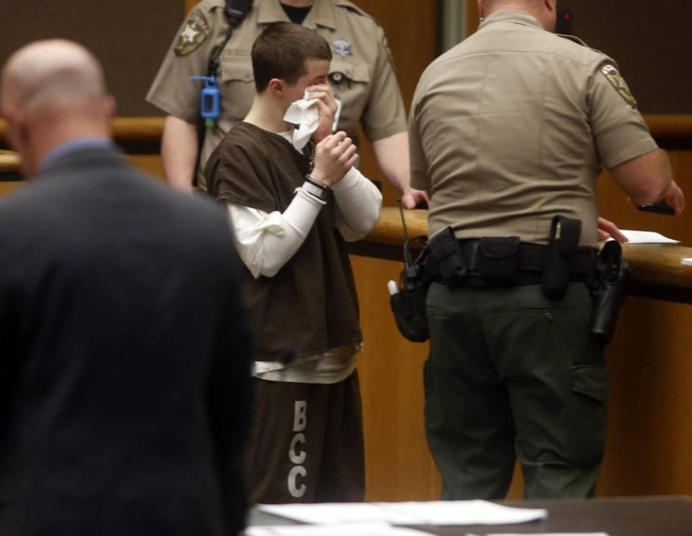 Böyle torun olmaz olsun, 87 yaşındaki anneannesine...