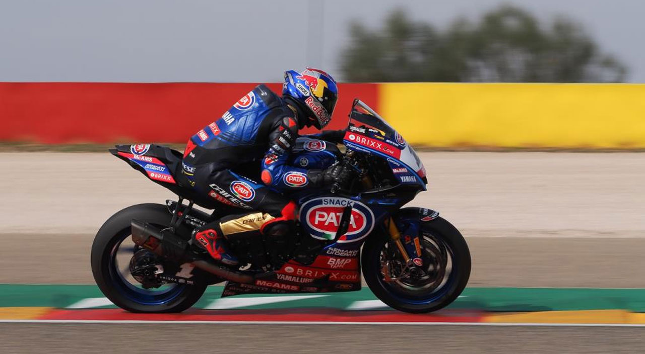 Son dünya şampiyonu Toprak Razgatlıoğlu'ndan İngiltere’de tarihe geçen performans