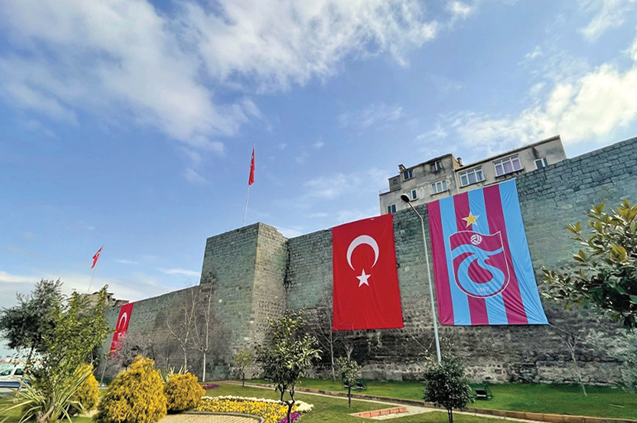 Şampiyonluk hasreti bitiyor, Trabzon'a akın var Şampiyonluk hasreti bitiyor, Trabzon'a akın var