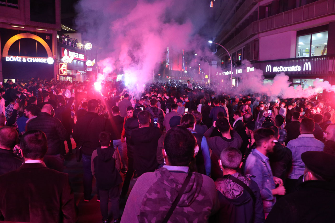 Trabzonspor uzatmada Beşiktaş'ı devirdi
