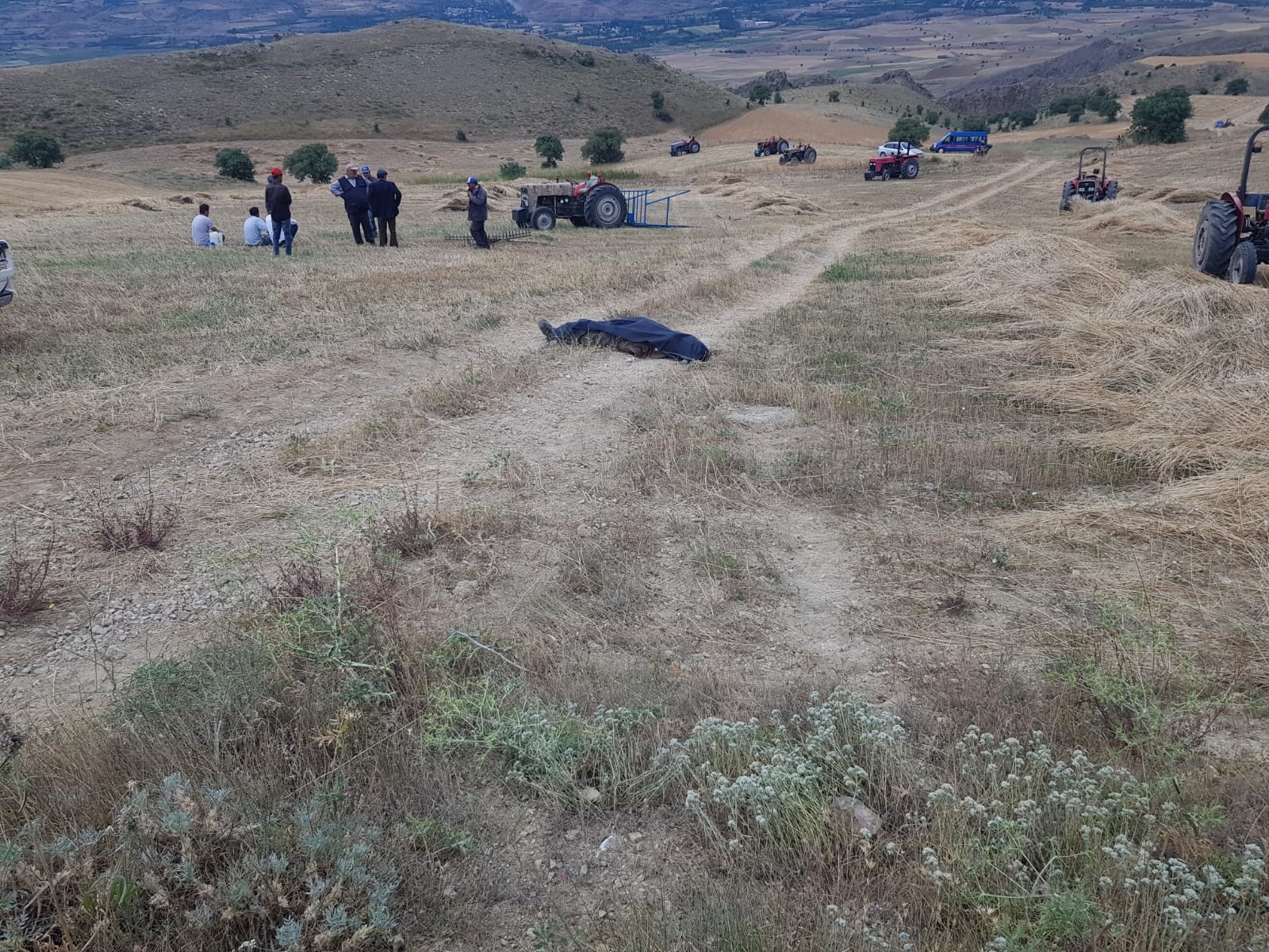 Suşehri’nde traktör devrildi: 1 ölü, 1 yaralı