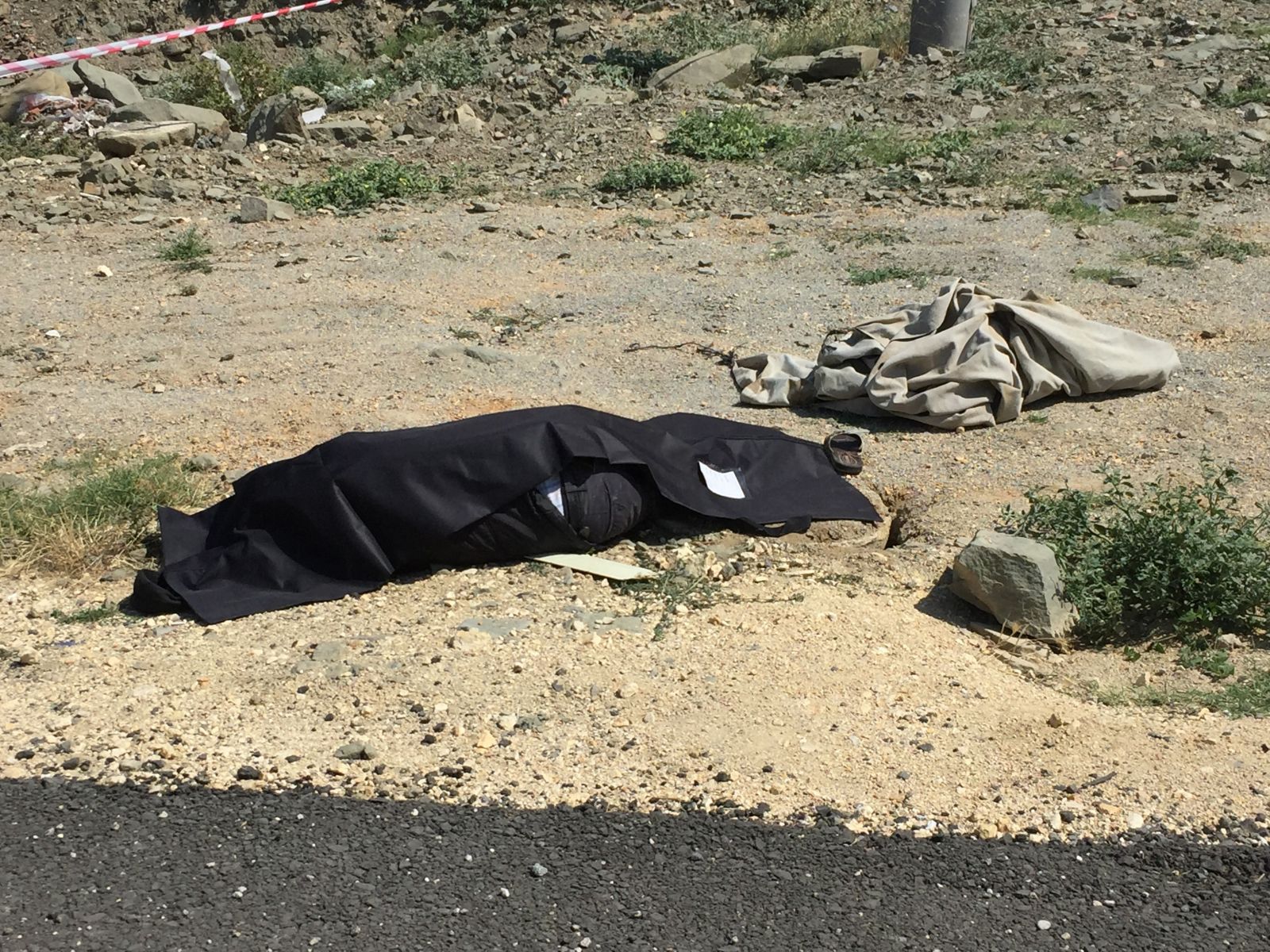 Traktör römorkunun altında kahvaltı etmek istedi, canından oldu