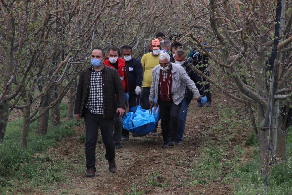 Feci ölüm! Traktörün arkasındaki çapa makinesine sıkışıp can verdi