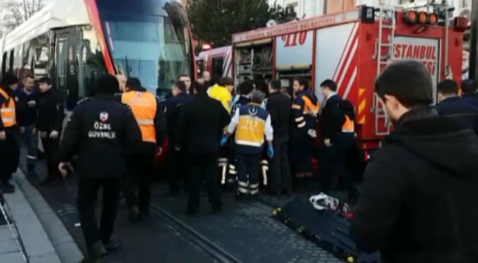 İstanbul'da tramvay kazası! 1 kişi öldü, seferler durdu