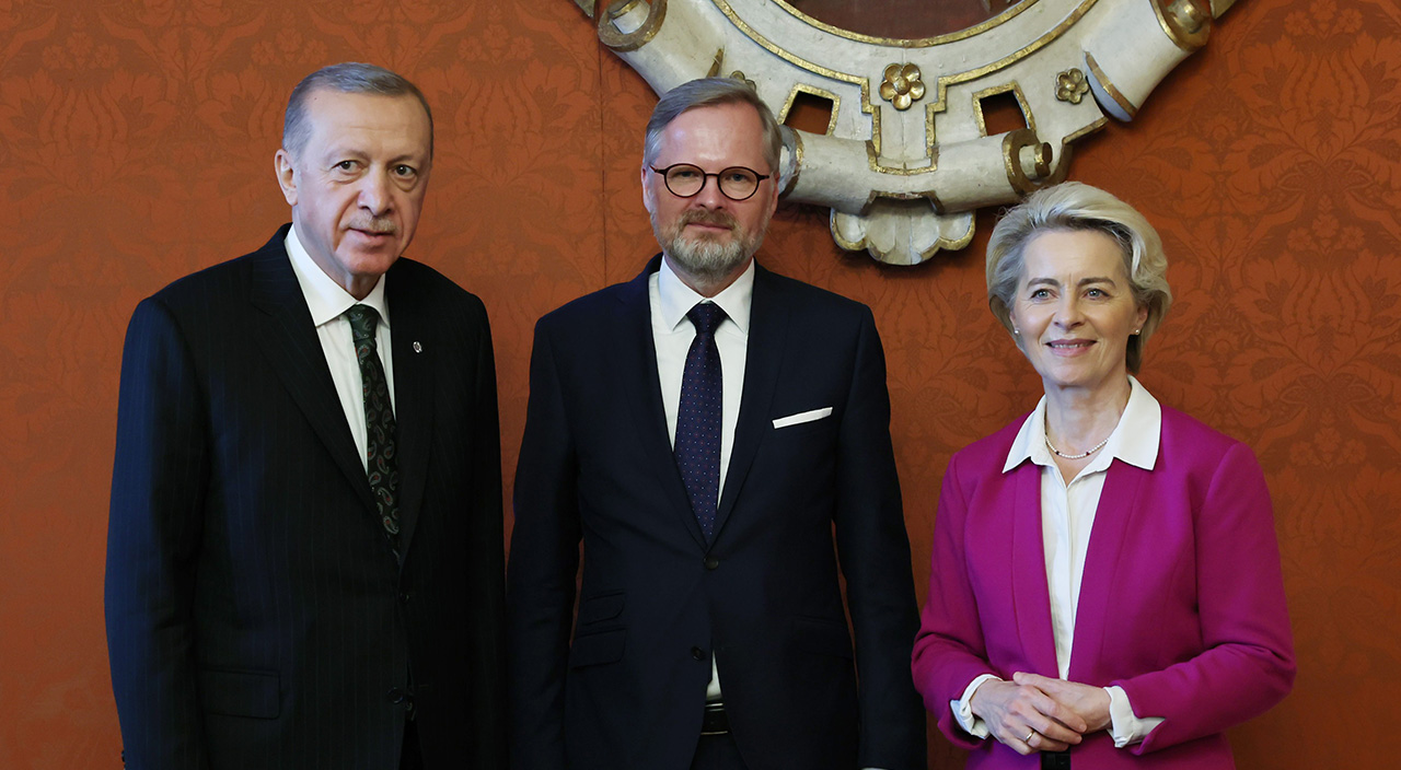 Prag'da peş peşe kritik temaslar! Cumhurbaşkanı Erdoğan liderlerle görüştü