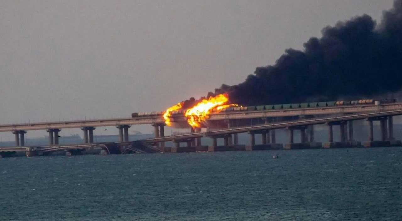 Kırım Köprüsü'nde patlama: 3 kişi hayatını kaybetti
