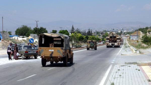 TSK'dan Kilis sınırına tank sevkiyatı
