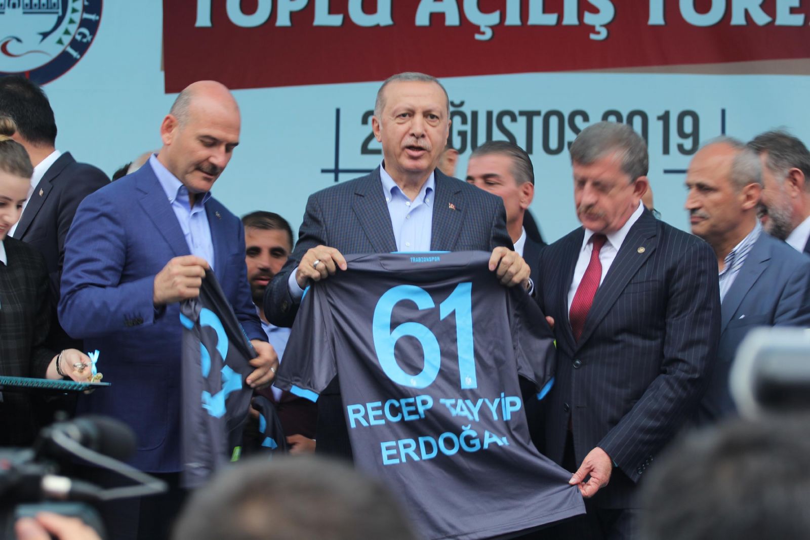 Cumhurbaşkanı Erdoğan: Onlarla temasımız olamaz