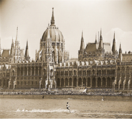 Tuna Nehri akar gider