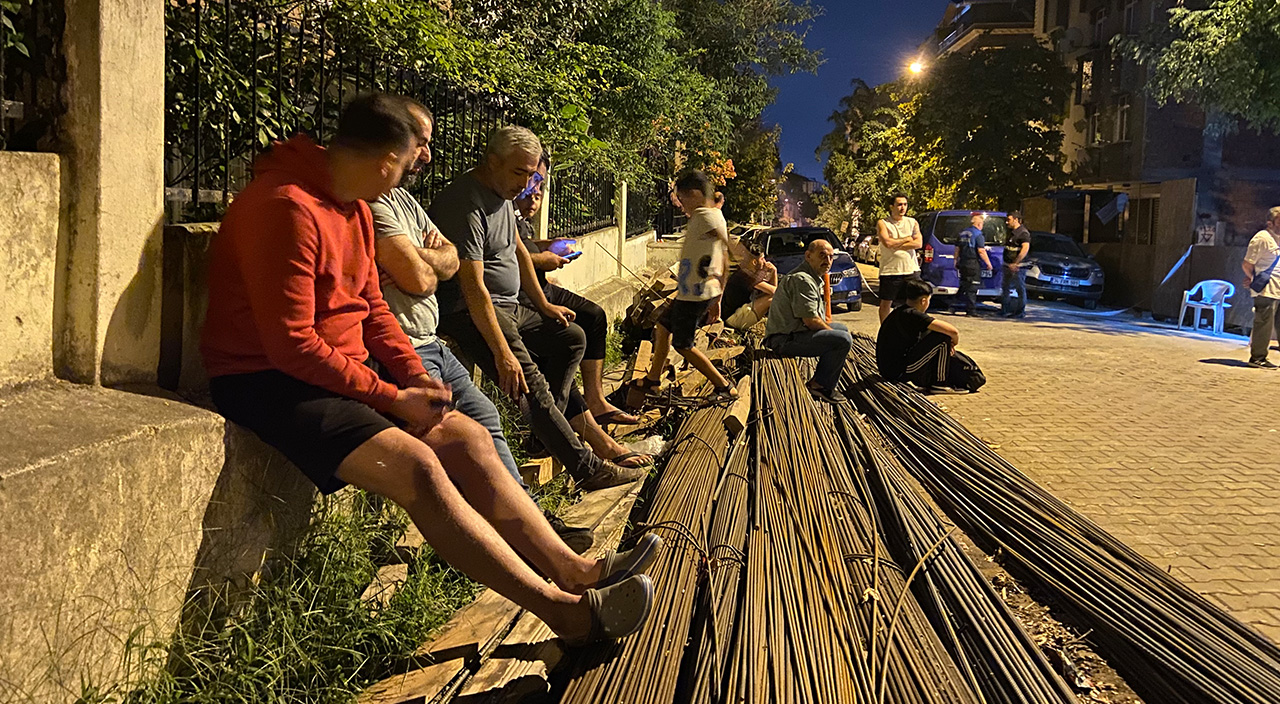 Güngören'de gece yarısı korkutan olay! Apartmanda çatlaklar oluştu, iki bina tahliye edildi