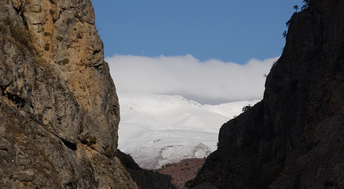 Tunceli’de kar ve sonbaharın görsel şöleni