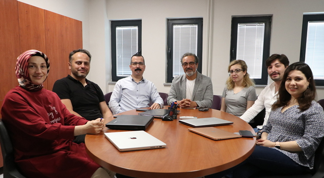 Türk bilim insanları dünyaya umut ışığı oldu: Kanser ilaçlarının keşfi için kapıyı araladı