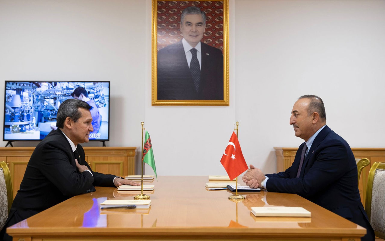 Mevlüt Çavuşoğlu NATO toplantısı için Letonya yolcusu