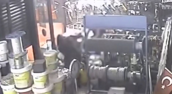 Pendik'te hırsızlara turşu bidonlu müdahale