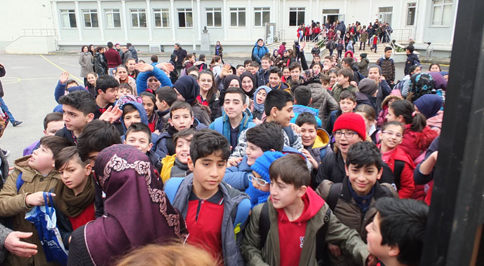 Tuzla'da 'kimyasal koku' paniği