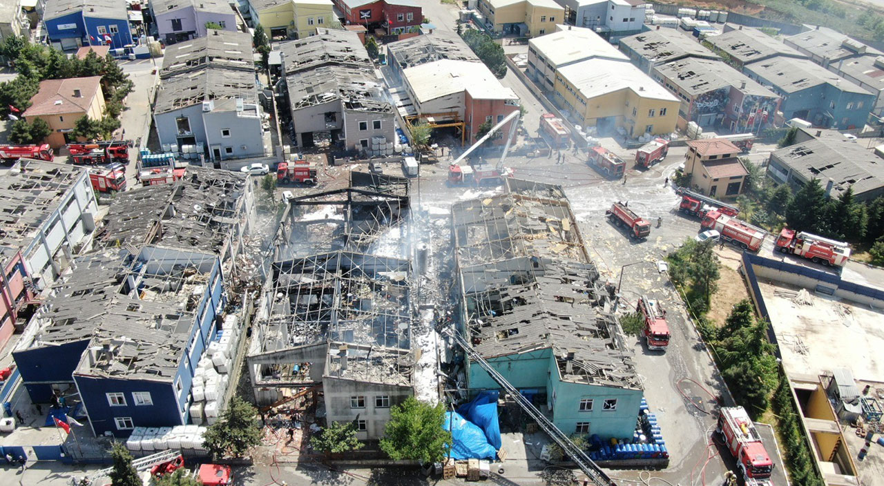 Tuzla'da boya fabrikasında yangın: 3 işçi hayatını kaybetti, 9 yaralı