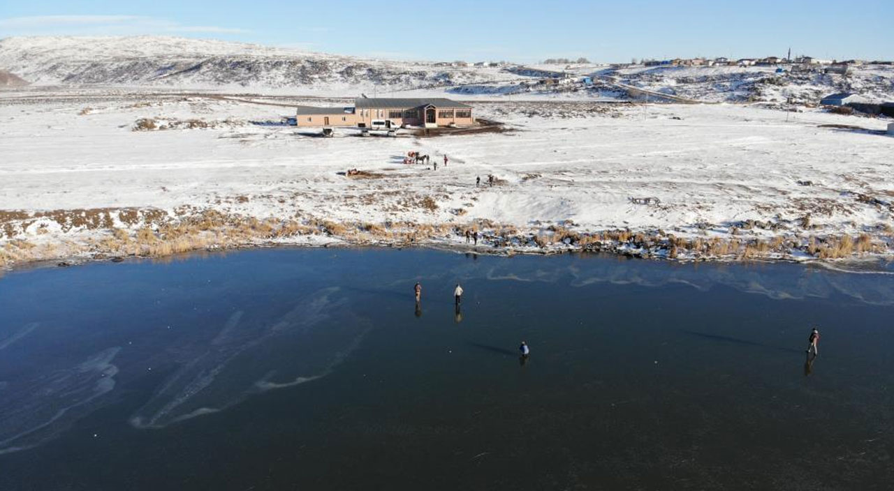 Çıldır Gölü üzerinde ‘vals’