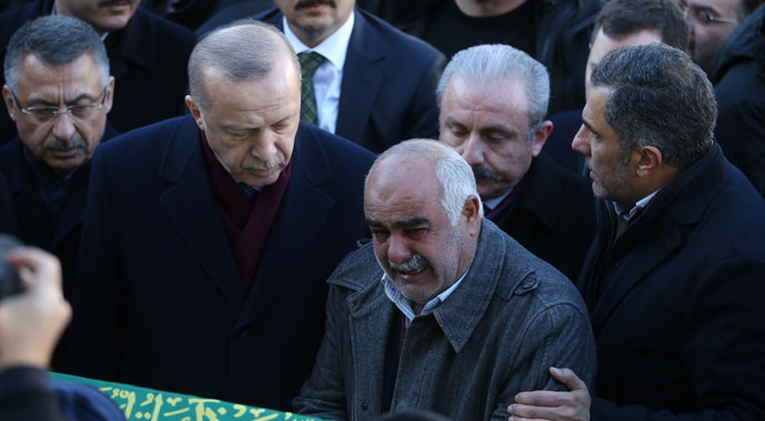 Cumhurbaşkanı Erdoğan deprem bölgesinde: Devlet ve millet olarak elimizden geleni yapacağız