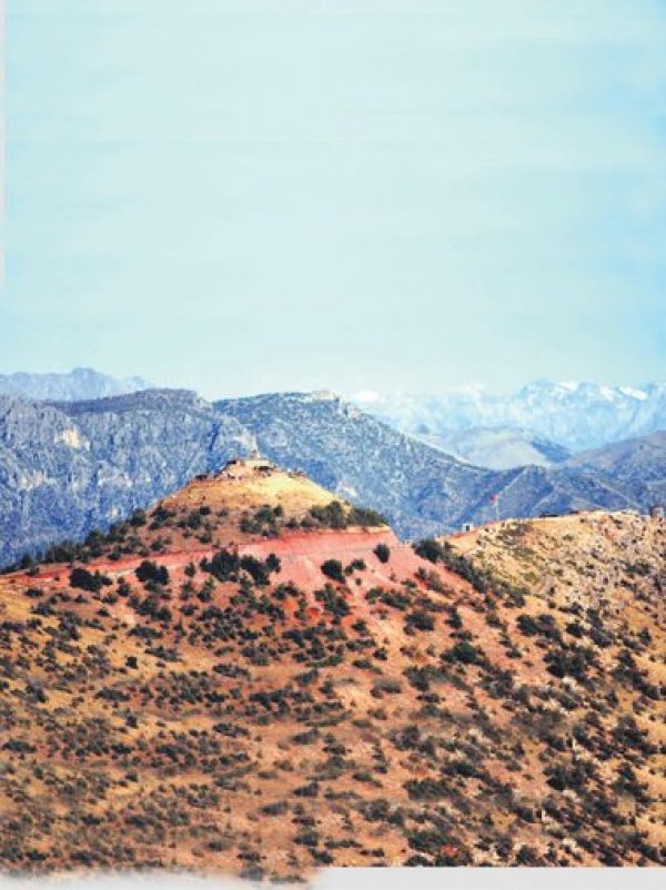 Mehmetçik, Hakurk'a Türk bayrağı dikti