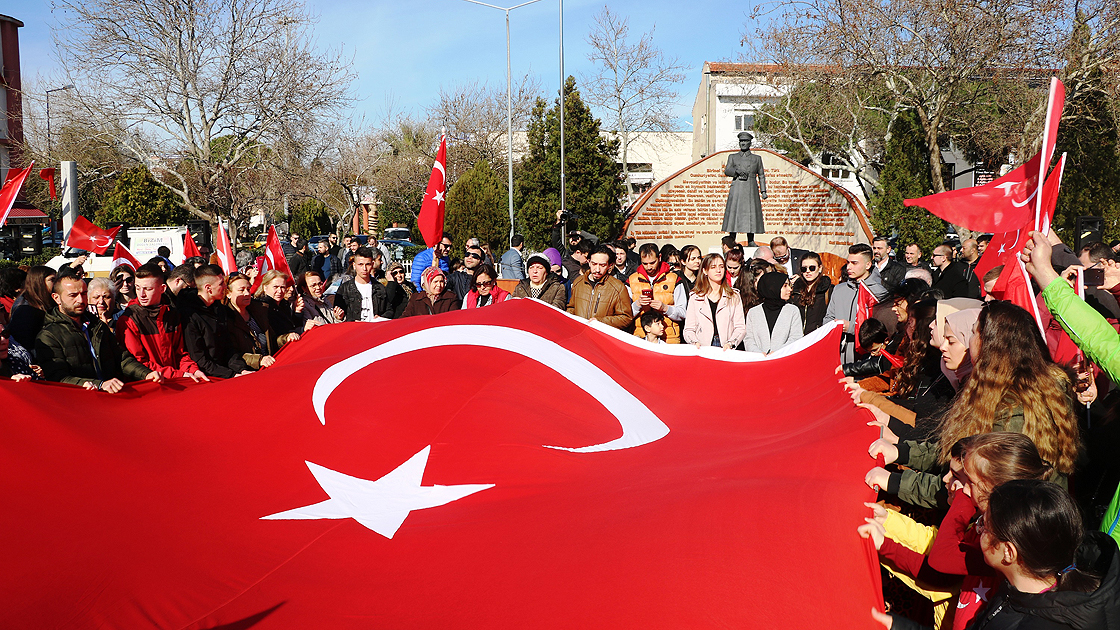 Türkiye Mehmetçik için tek yürek