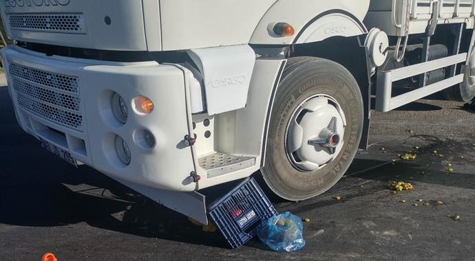 TIR'a bisiklet çarpıtı: 1 ölü