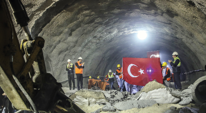 Dağa en son darbeyi Bakan Yıldırım vurdu