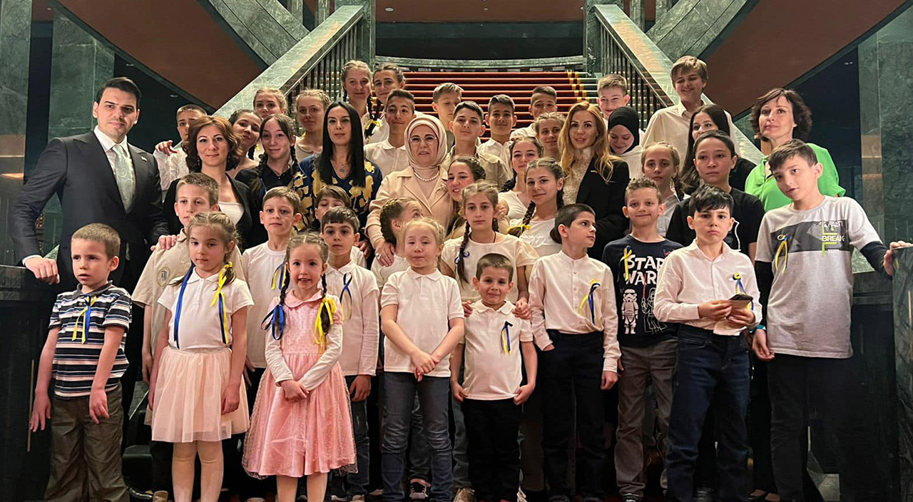 Emine Erdoğan, Ukraynalı savaş mağduru çocukları misafir etti