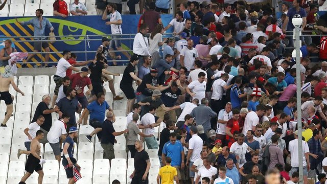 UEFA, Rusya'ya ertelenmiş diskalifiye cezası verdi