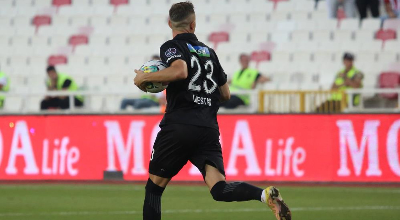 Sivasspor'un galibiyet hasreti 10 maça çıktı! İstanbulspor 1-1 ilerliyor...