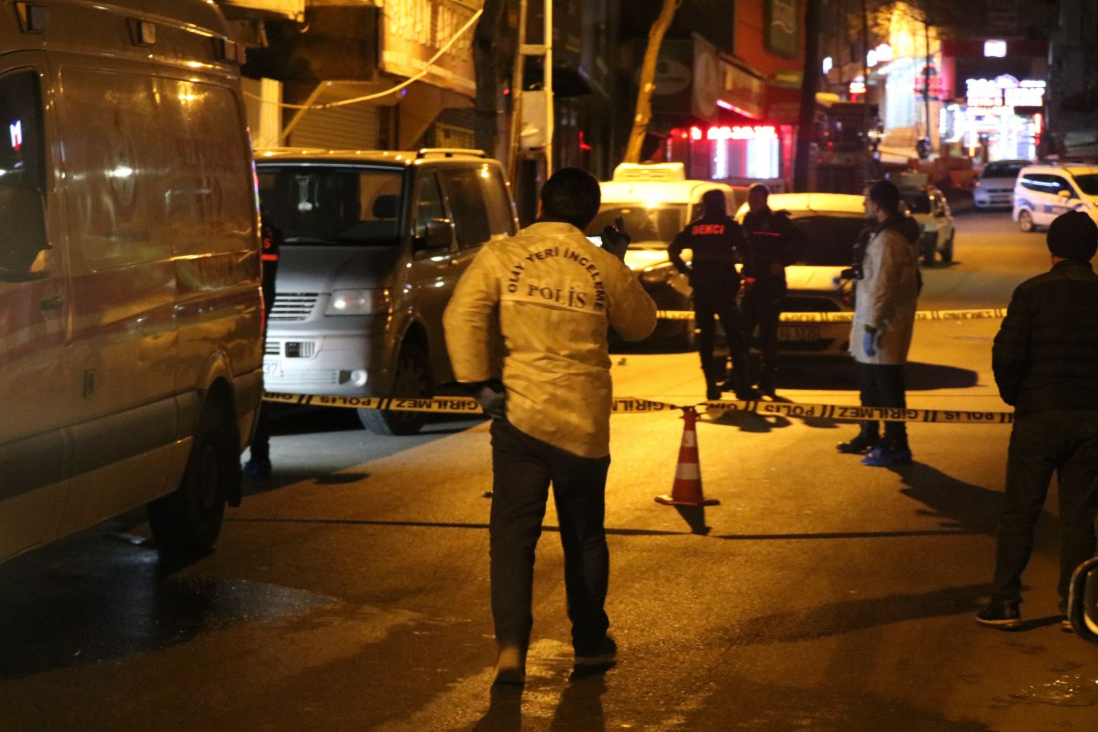 Ümraniye’de 15 yaşındaki genç kız camdan atlayarak intihar etti