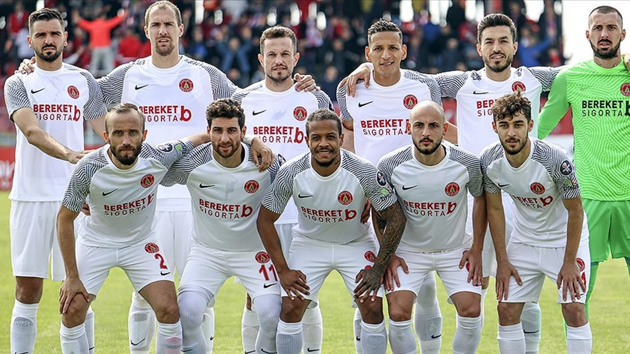 Süper Lig'in iki yeni takımı belli oldu! Ankaragücü geri döndü, Ümraniyespor merhaba dedi! Süper Lig'in iki yeni takımı belli oldu! Ankaragücü geri döndü, Ümraniyespor merhaba dedi!