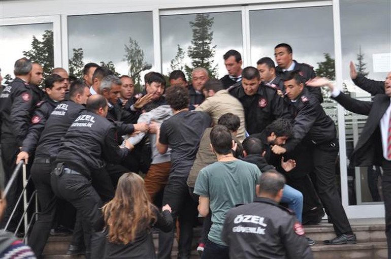 Anadolu Üniversitesi'nde polis müdahalesi