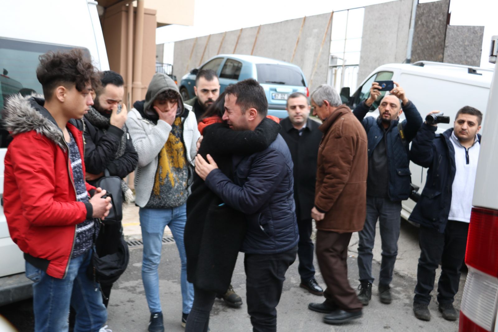 Kazada ölen üniversiteli Ayşe'nin bavulları, tabutunun yanına konuldu!