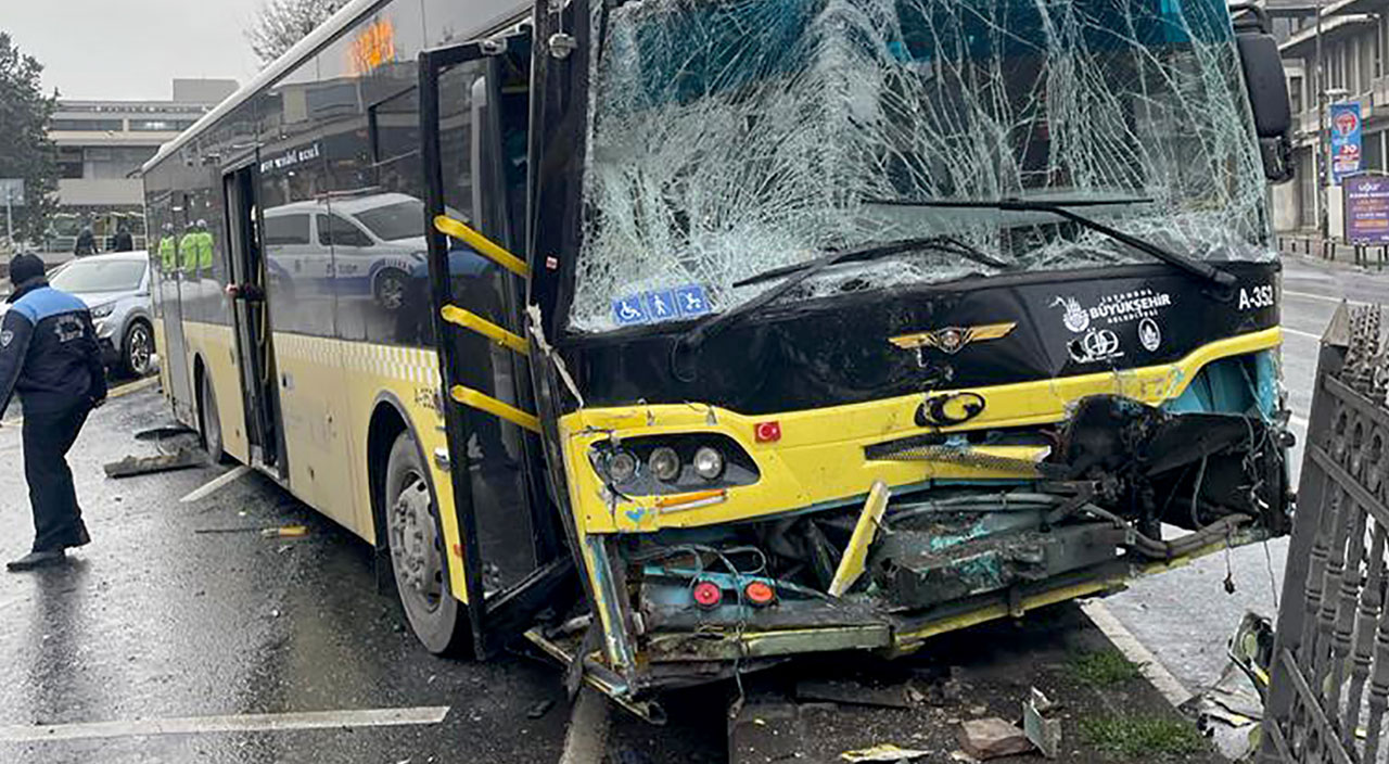 İETT otobüsleri bir günde iki kez çarpıştı: Yaralılar var