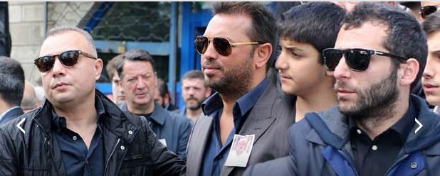 Ünlü isimler Oflu İsmail'in oğlunun cenazesine akın etti Ünlü isimler Oflu İsmail'in oğlunun cenazesine akın etti