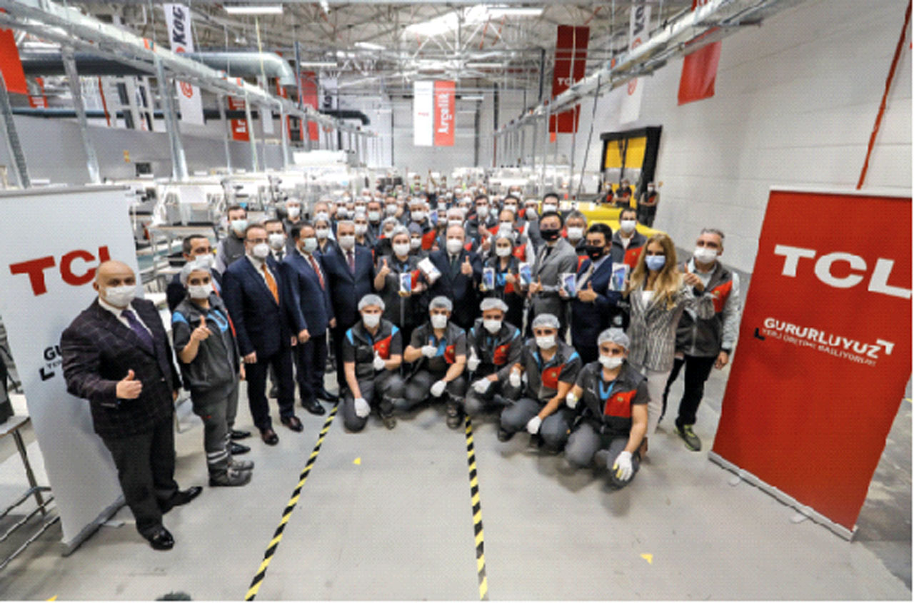 Çinli TCL Türkiye'yi üretim üssü yapıyor, Alcatel de yerli oldu Çinli TCL Türkiye'yi üretim üssü yapıyor, Alcatel de yerli oldu
