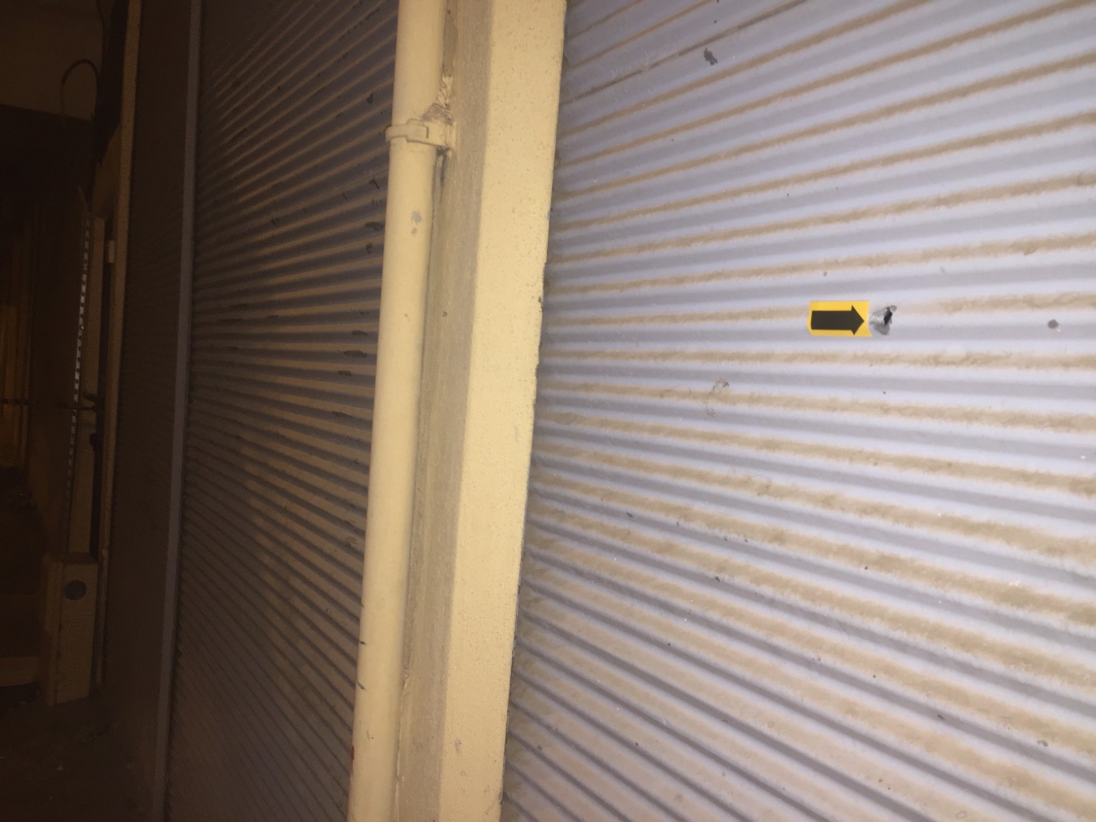 Şanlıurfa'da kimliği belirsiz kişiler bir evi kurşunladılar!