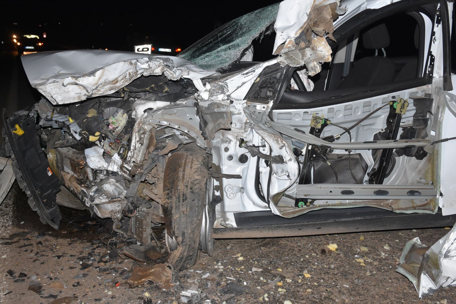 Şanlıurfa'da yolcu minibüsü otomobille çarpıştı, çok sayıda yaralı var