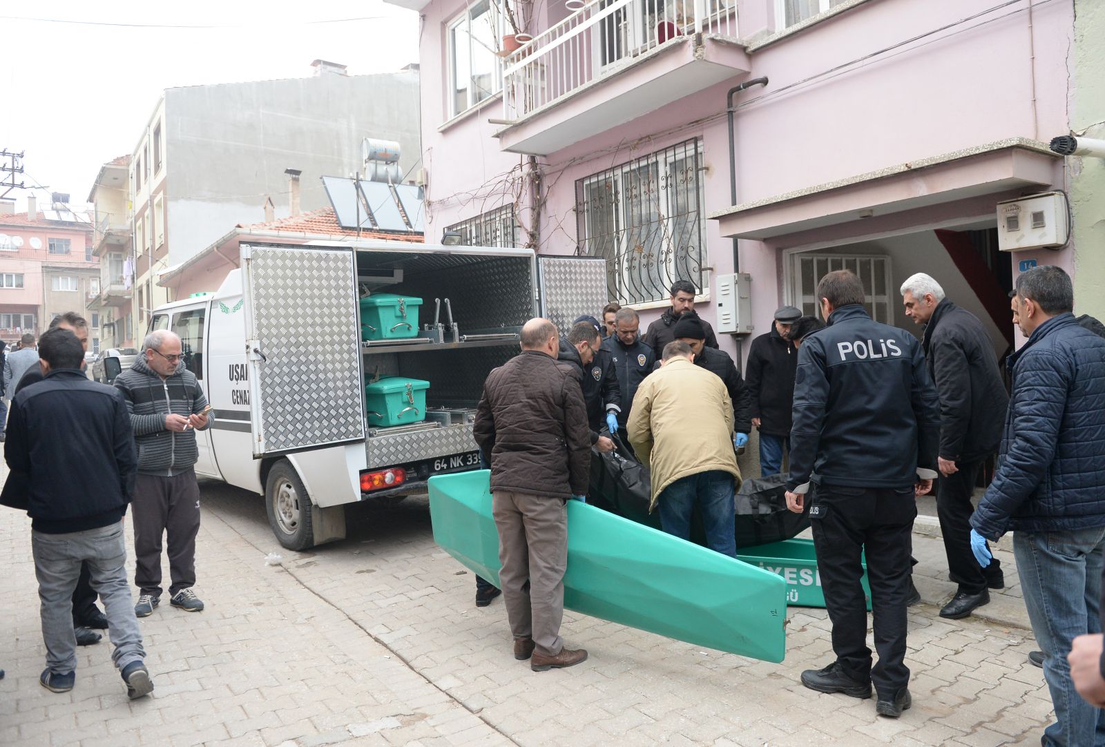 Uşak'ta 3 kardeş evde ölü bulundu