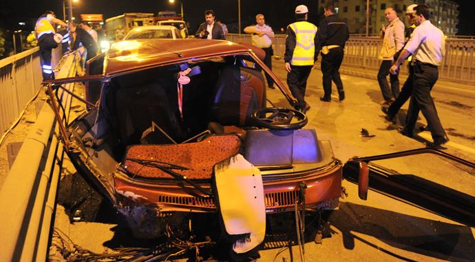 Uşak'ta trafik kazaları: 1 ölü, 4 yaralı