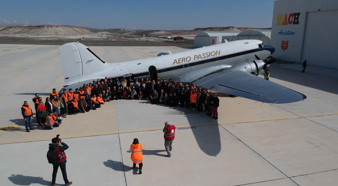79 yıllık uçak, müze için 3 bin 200 kilometre uçuş yaptı
