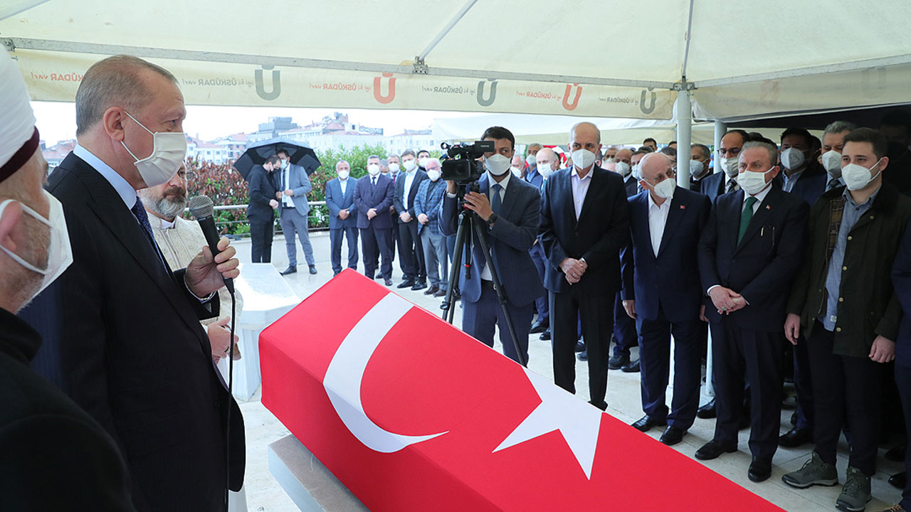 Erdoğan'ın 'dava ve yol arkadaşı'ydı: İsmet Uçma son yolculuğuna uğurlandı