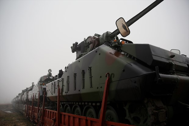 Sınıra askeri sevkiyat