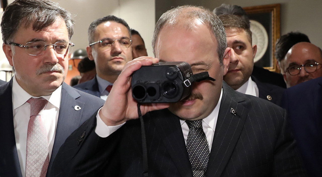 Bakan Varank'ın ziyaretinde ortaya çıktı! Zelenskiy'nin kaskı ve yeleği Yozgat'tan