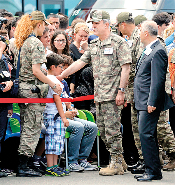 Bakanların helikopteri de aynı yerde düşme tehlikesi atlatmış