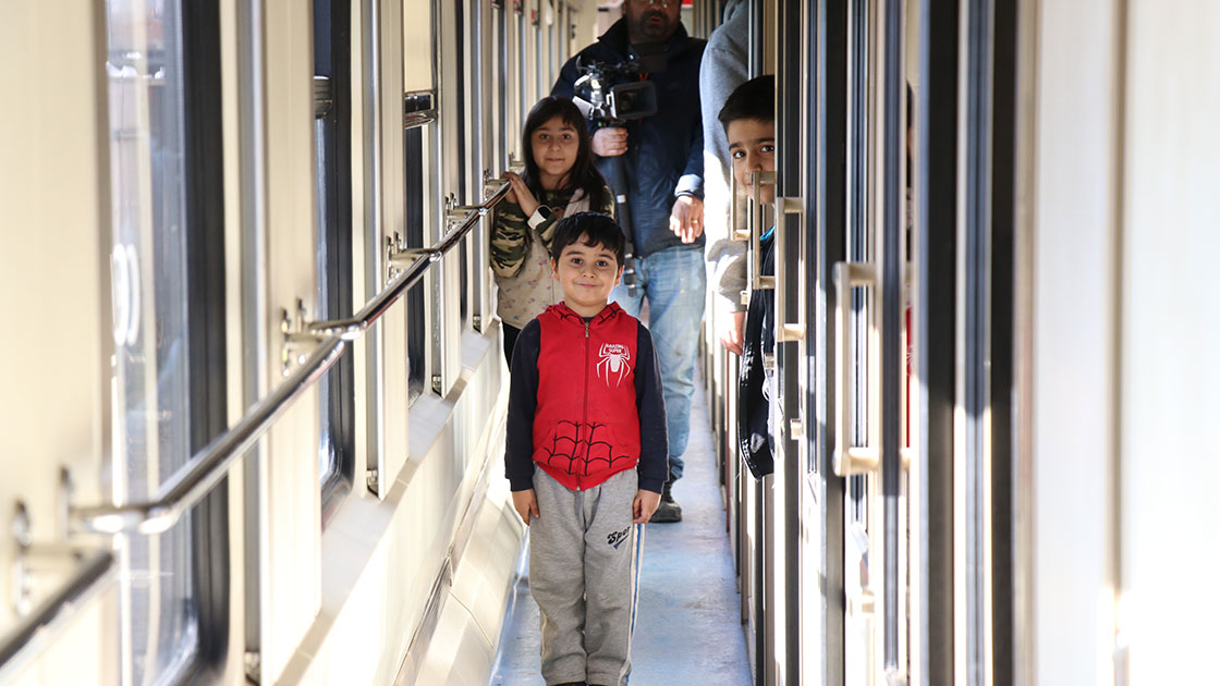 Vagonlar depremzedelerin kullanımına sunuldu